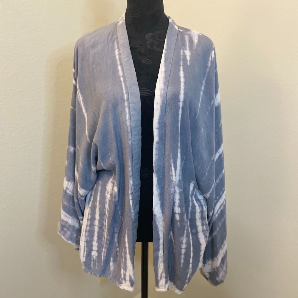 Sim & Sam Blue Gray Tie Dye - Kimono - Small/Medium - Boho chic tie dye kimono.